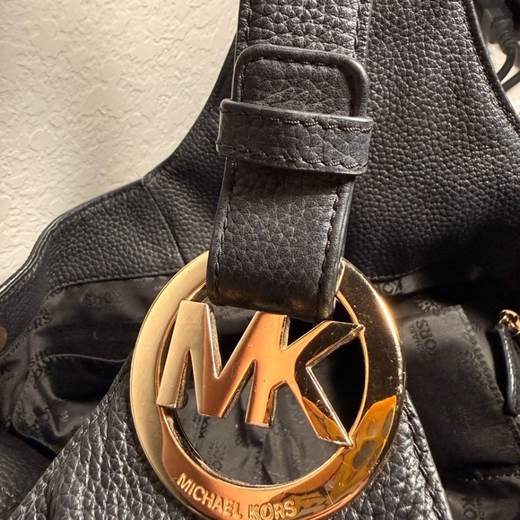 MICHAEL Michael Kors Textured Black Hobo Bag - Picture 8 of 12
